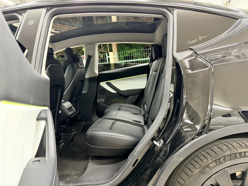 Tesla Model Y 2023 #6 Tesla Model Y 2023 car image #6