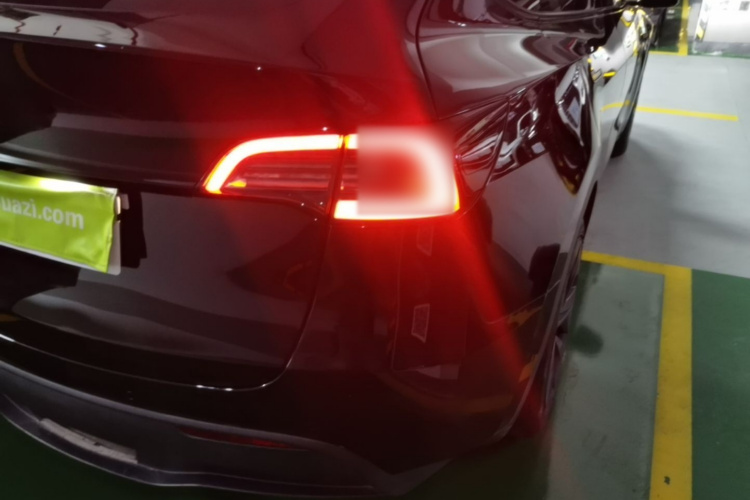 Tesla Model Y 2023 #8 Tesla Model Y 2023 صورة سيارة #8
