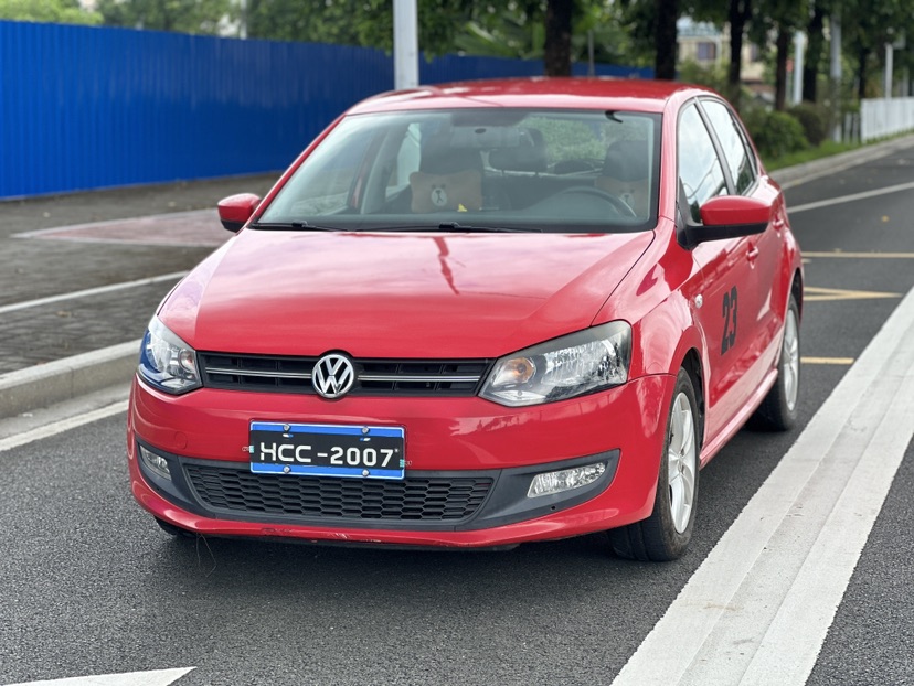 Volkswagen Polo 2012 car image 