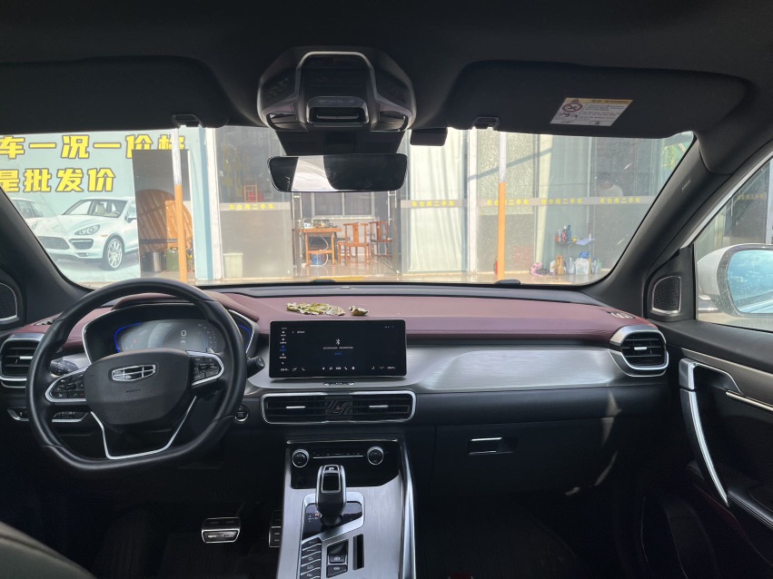 2019 car image #5