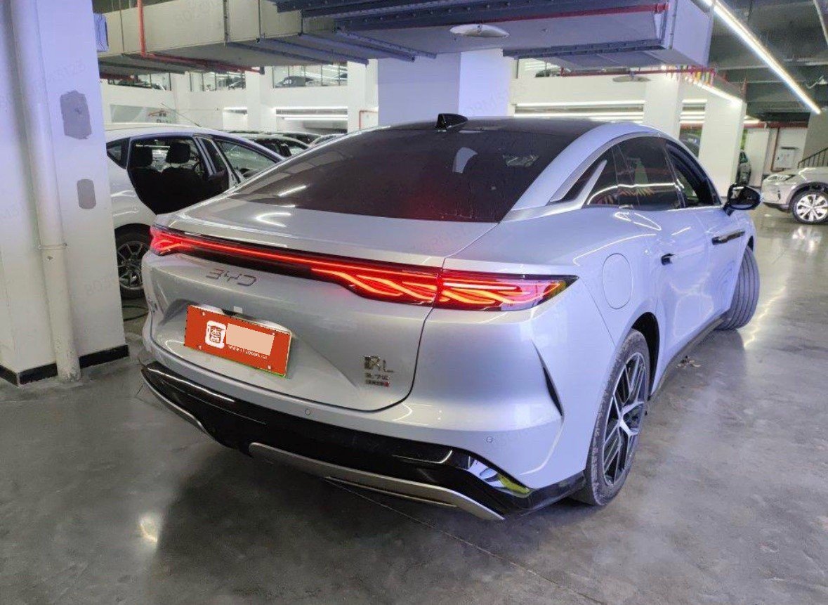BYD HanL 2025 #3 BYD HanL 2025 car image #3