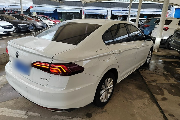 2019 car image #7