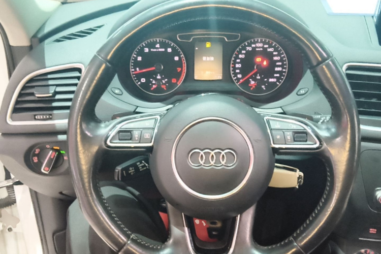Audi Q3 2015 #11 Audi Q3 2015 car image #11