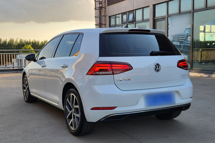 Volkswagen Golf 2020 #5 Volkswagen Golf 2020 car image #5