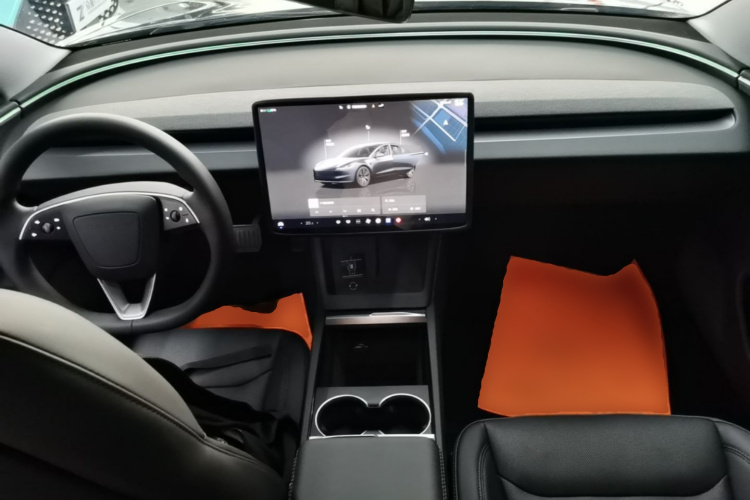 Tesla Model 3 2024 car image #11