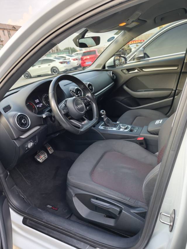 Audi A3 2018 car image #2