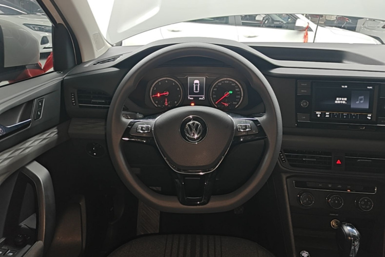 Volkswagen Tharu 2020 immagine di auto #11