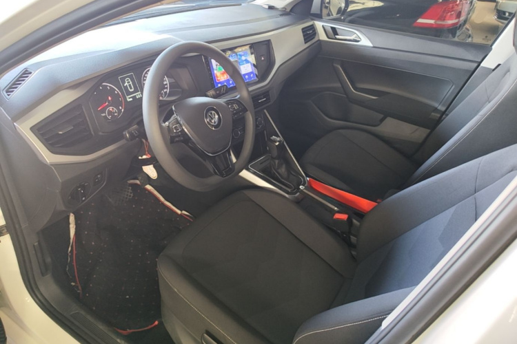 Volkswagen Polo 2020 car image #16