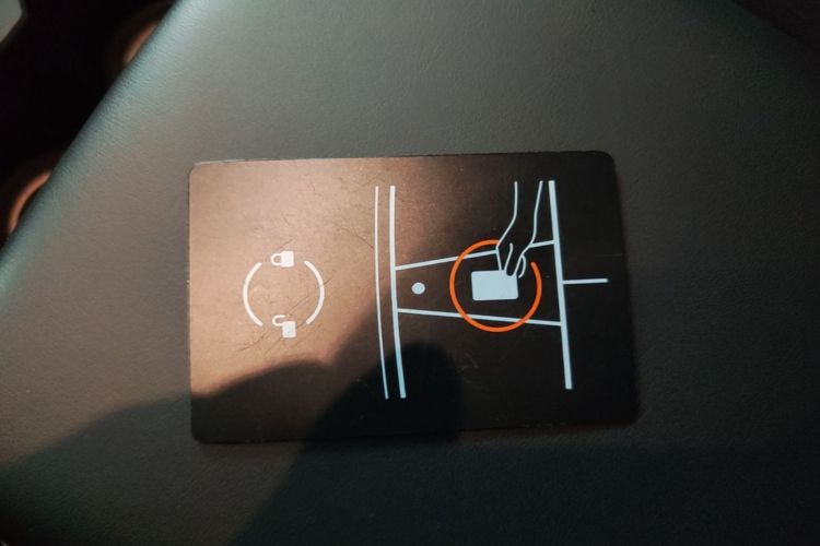 Tesla Model 3 2022 car image #9