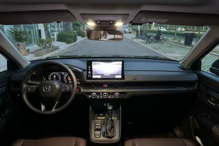 2023 car image #19