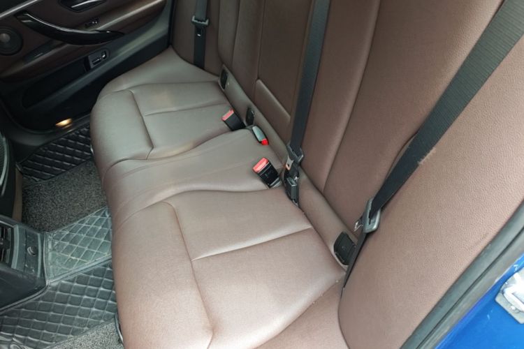 BMW 3 Series 2019 #17 BMW 3 Series 2019 car image #17