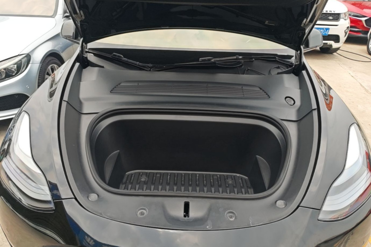 Tesla Model Y 2021 #20 Tesla Model Y 2021 car image #20