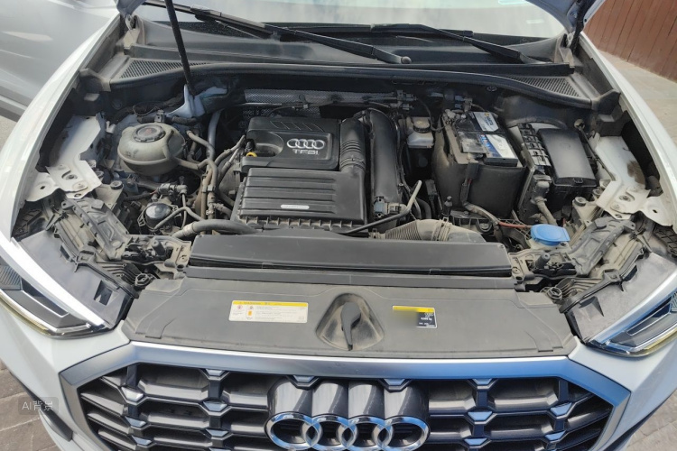 Audi Q3 2020 car image #22