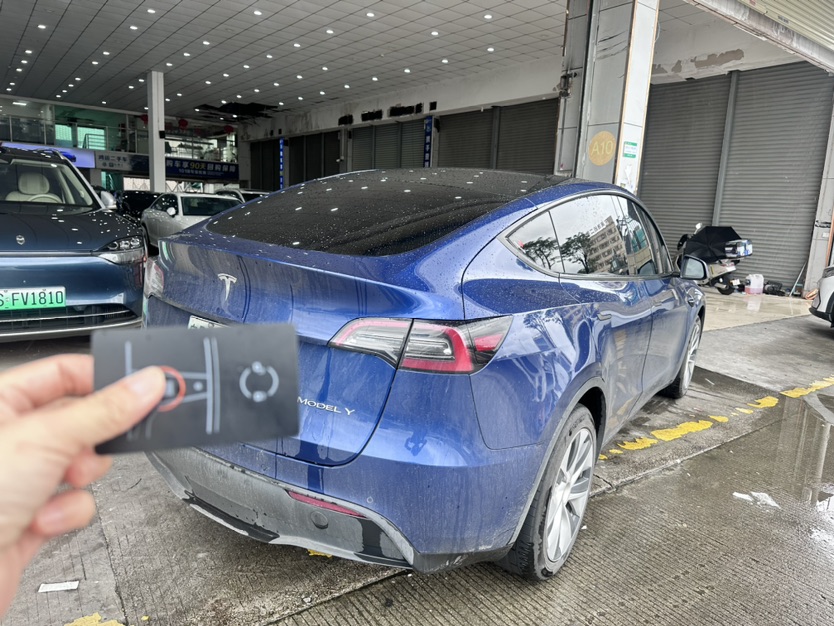 Tesla Model Y 2021 #2 Tesla Model Y 2021 car image #2