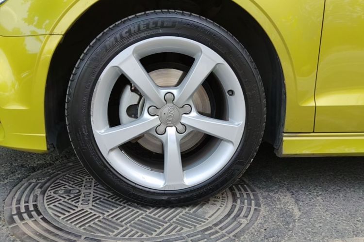 Audi A3 2018 car image #9