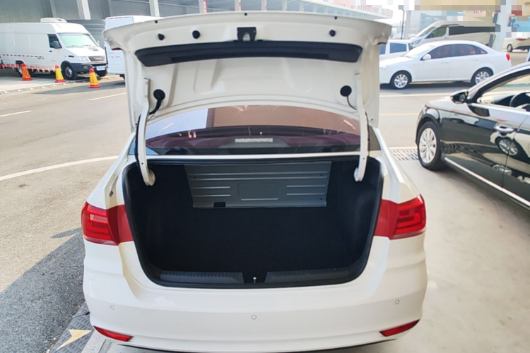 Volkswagen Santana 2020 car image #19