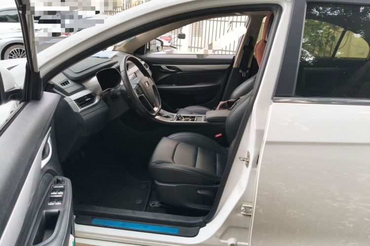 GEELY Emgrand 2019 #19 GEELY Emgrand 2019 car image #19