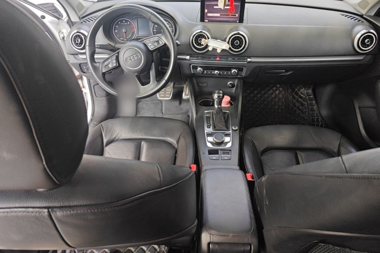 Audi A3 2018 car image #10