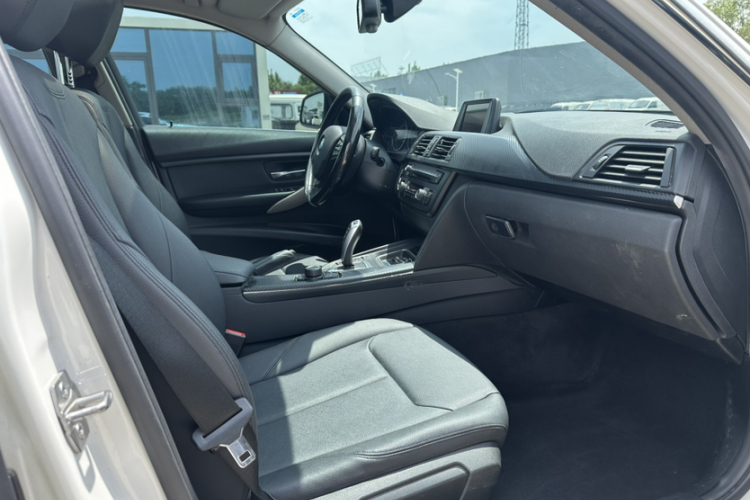 BMW 3 Series 2015 #15 BMW 3 Series 2015 car image #15