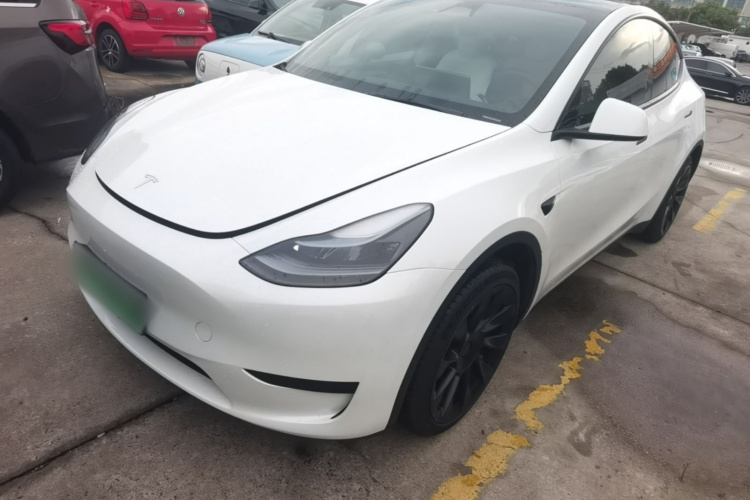 Tesla Model Y 2024 car image #2