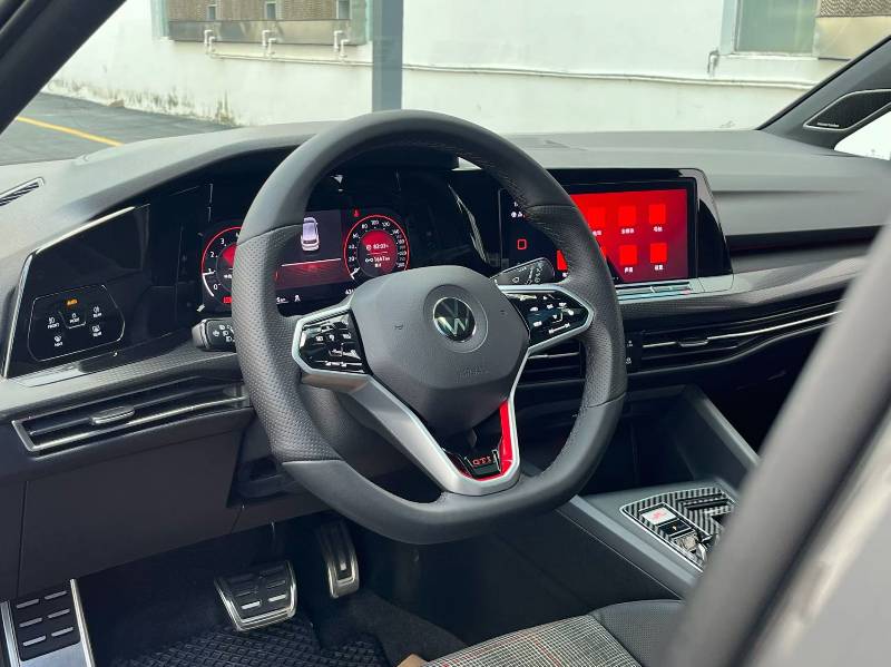 Volkswagen GolfGTI 2021 car image #3