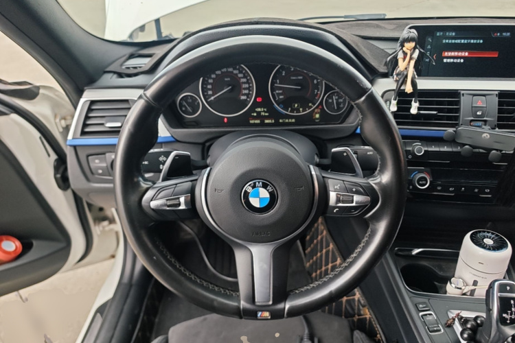 BMW 3 Series 2018 car image #11