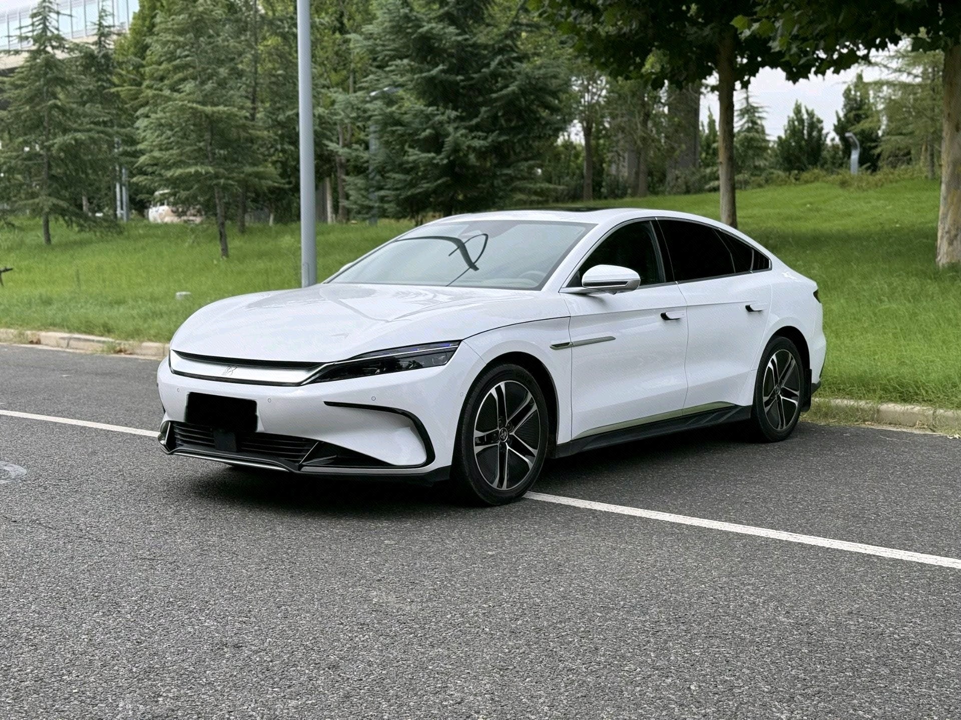 BYD Han 2023 car image 