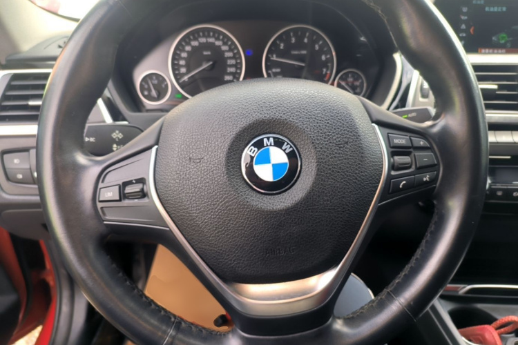 BMW 3 Series 2018 car image #11