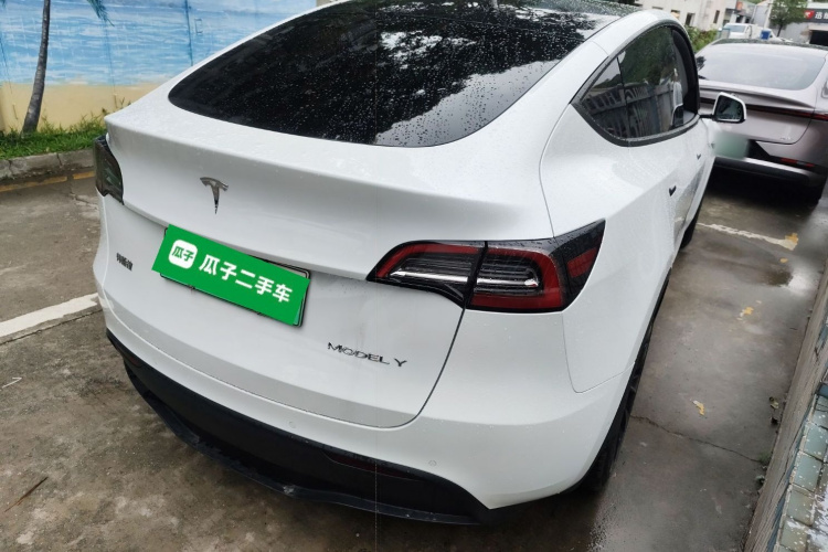 Tesla Model Y 2023 #7 Tesla Model Y 2023 car image #7