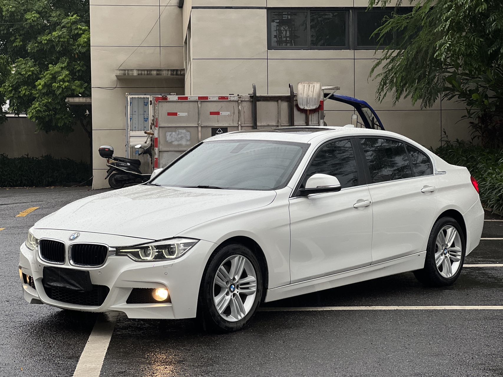 BMW 3 Series 2016 BMW 3 Series 2016 car image