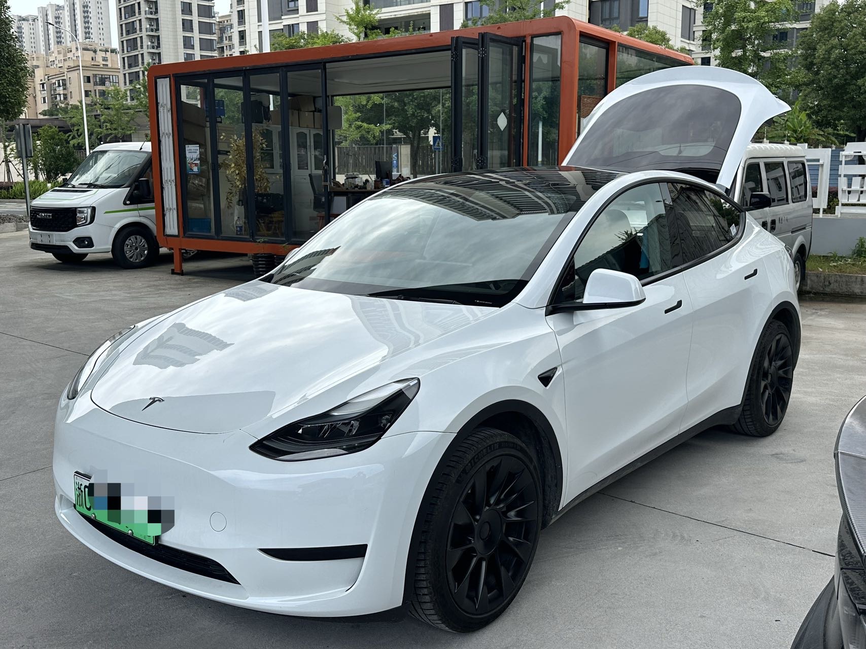 Tesla Model Y 2024 Tesla Model Y 2024 car image