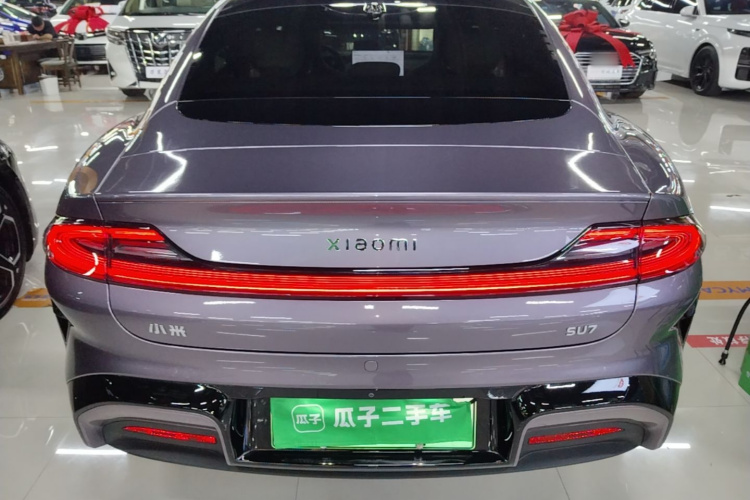 MI SU7 2025 immagine di auto #6