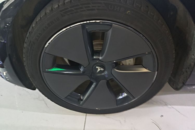 Tesla Model 3 2022 car image #9