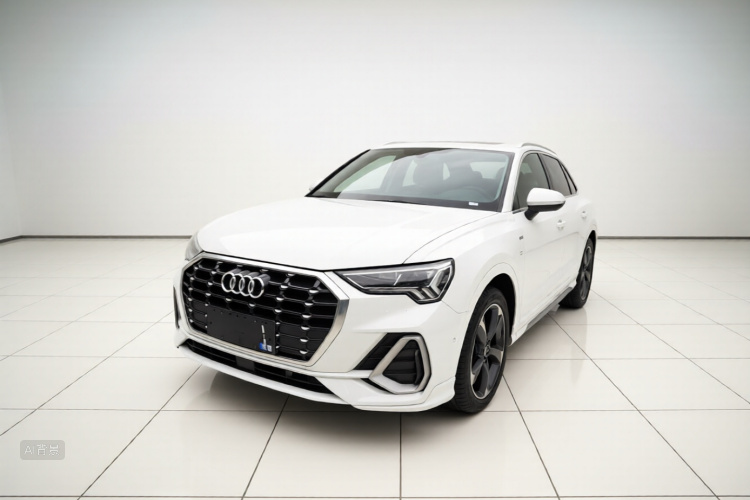 Audi Q3 2023 immagine di auto #2