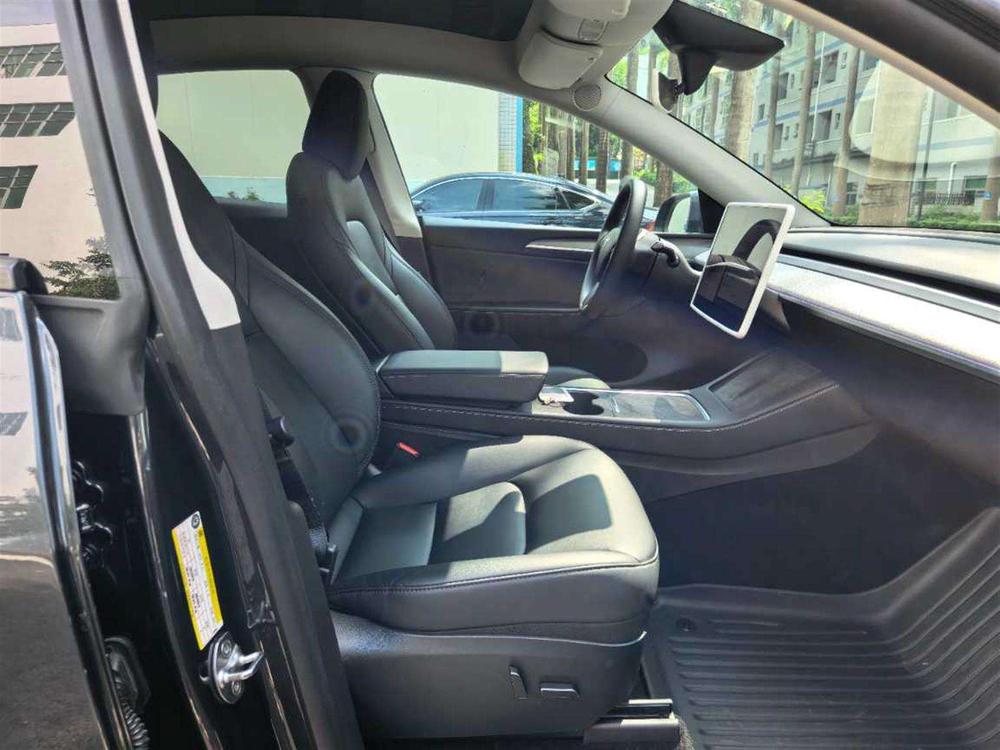 Tesla Model Y 2024 #13 Tesla Model Y 2024 car image #13