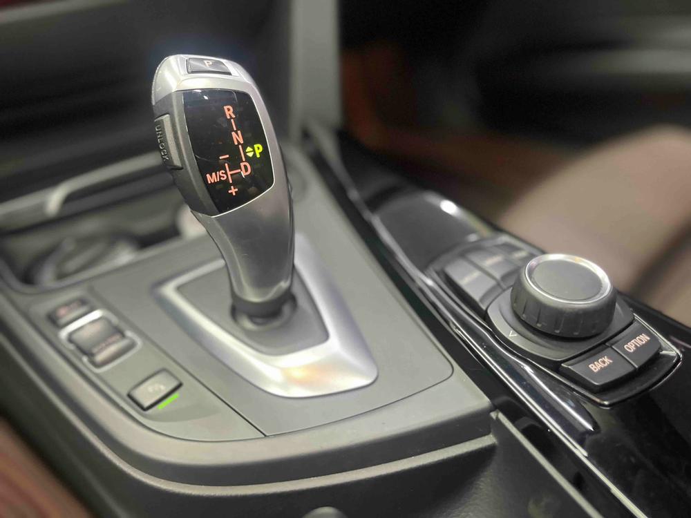 BMW 3 Series 2018 #10 BMW 3 Series 2018 car image #10
