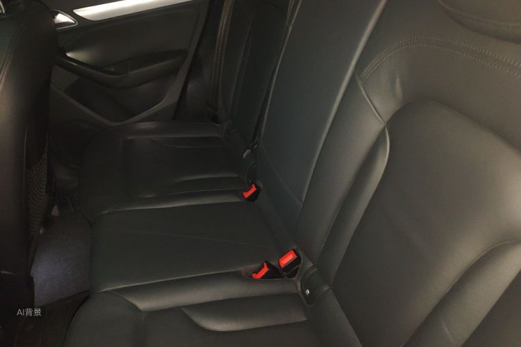 Audi Q3 2014 car image #19