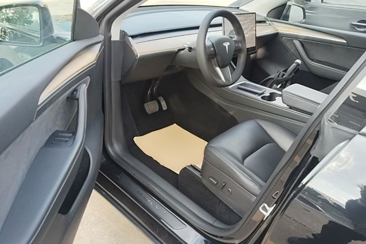 Tesla Model Y 2021 صورة سيارة #16