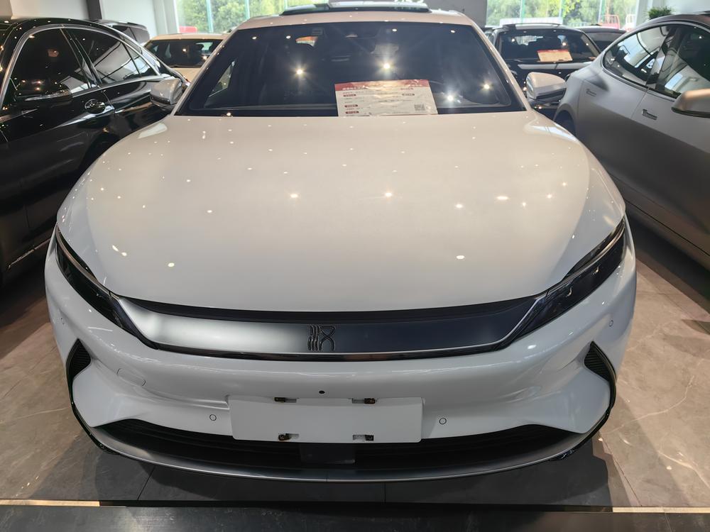 BYD Han 2022 car image #2