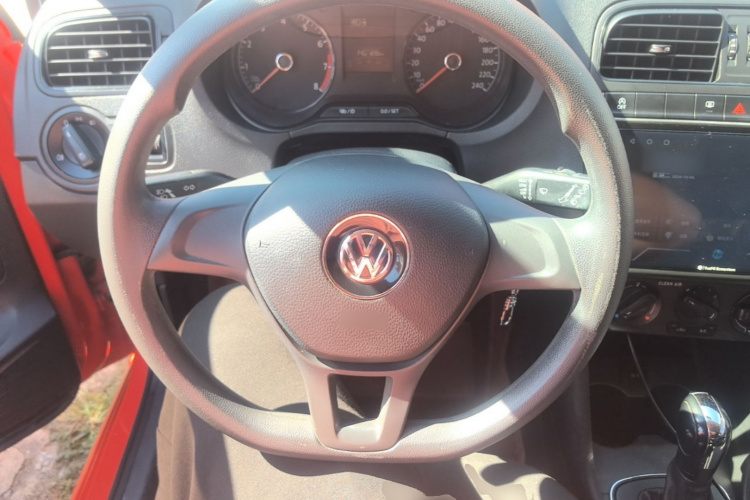 Volkswagen Polo 2019 car image #11