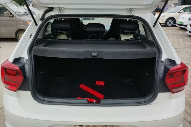 Volkswagen Polo 2022 car image #19