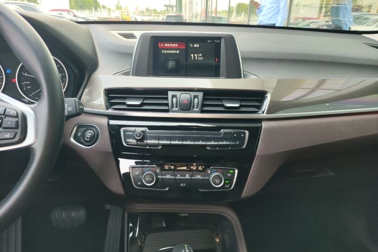 BMW X1 2018 #13 BMW X1 2018 car image #13