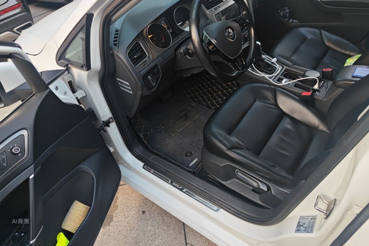 Volkswagen Golf 2017 car image #18