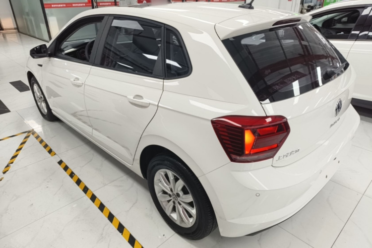 Volkswagen Polo 2021 car image #7