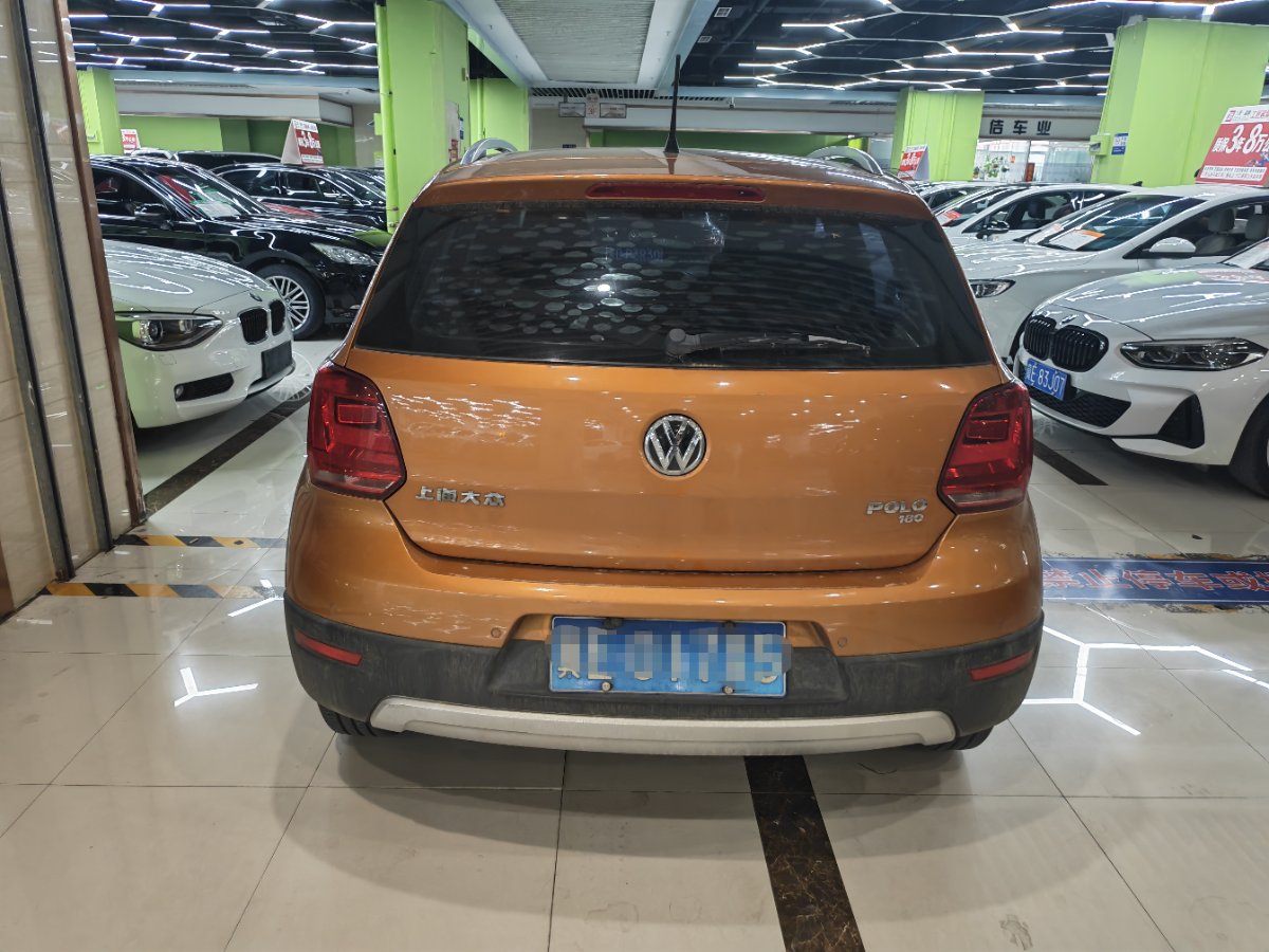 Volkswagen Polo 2015 car image #14
