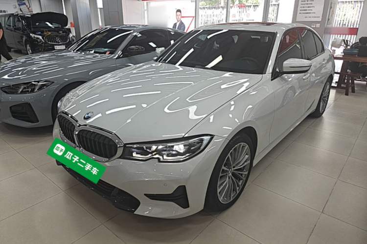 BMW 3 Series 2021 car image #2