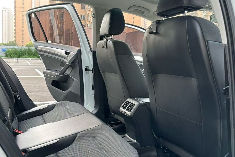 Volkswagen Golf 2018 #15 Volkswagen Golf 2018 car image #15