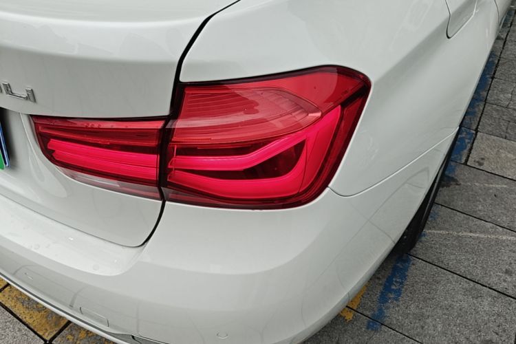 BMW 3 Series 2017 صورة سيارة #8