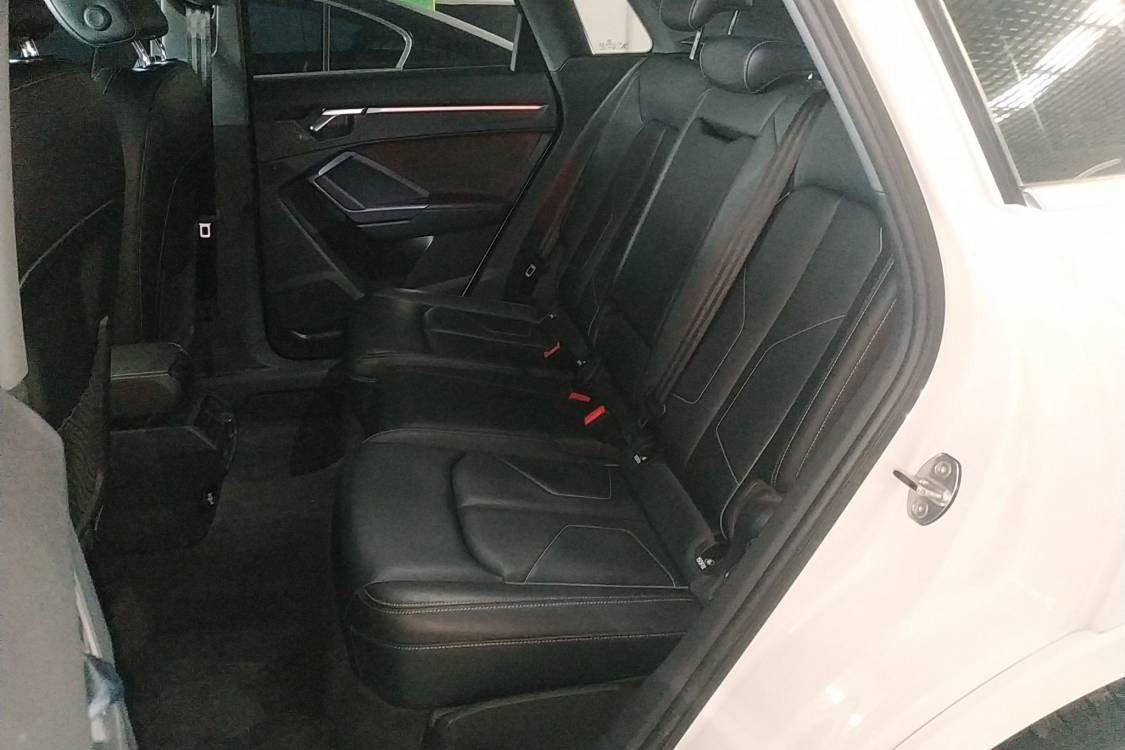Audi Q3 2023 car image #8