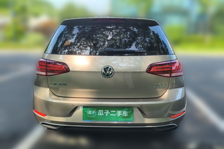 Volkswagen Golf 2020 car image #4